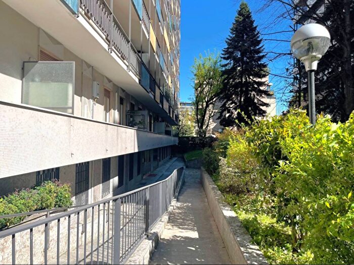 Appartamento quadrilocale in affitto in Via Adeodato Ressi, Maggiolina, Milano
