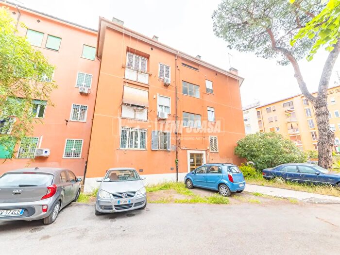 Appartamento trilocale in vendita in Via Sagunto, Roma