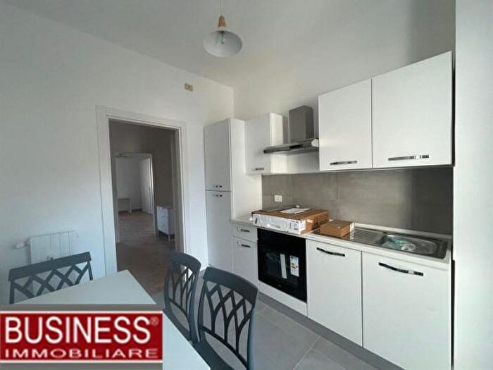 Appartamento quadrilocale in affitto in Via a Maffei, Milano