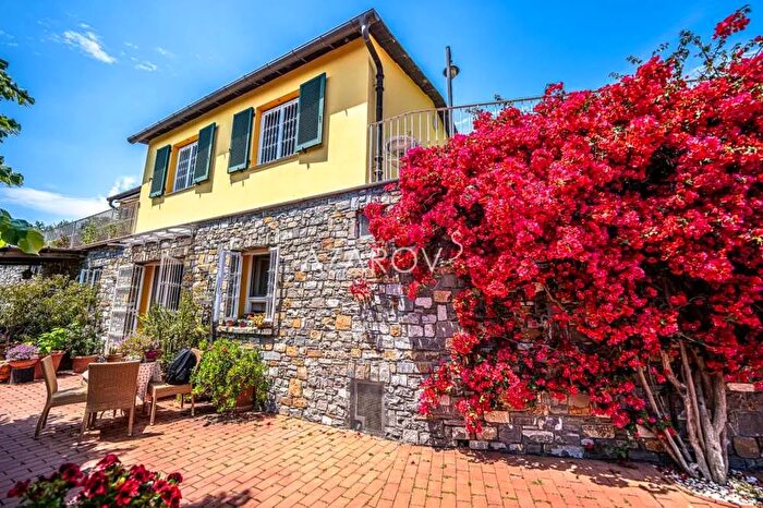 Casa trilocale in vendita in Imperia