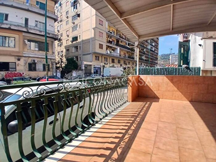 Appartamento bilocale in affitto in Via Giacomo Leopardi, Fuorigrotta, Napoli