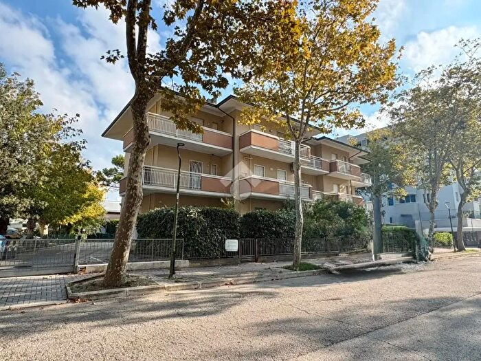 Appartamento trilocale in vendita in Viale Gian Lorenzo Bernini, Cesenatico