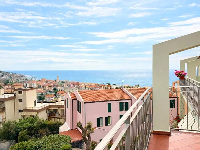 Casa quadrilocale in vendita in Riva Ligure