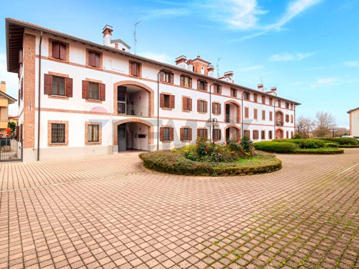 Appartamento trilocale in affitto in Centro, Ornago