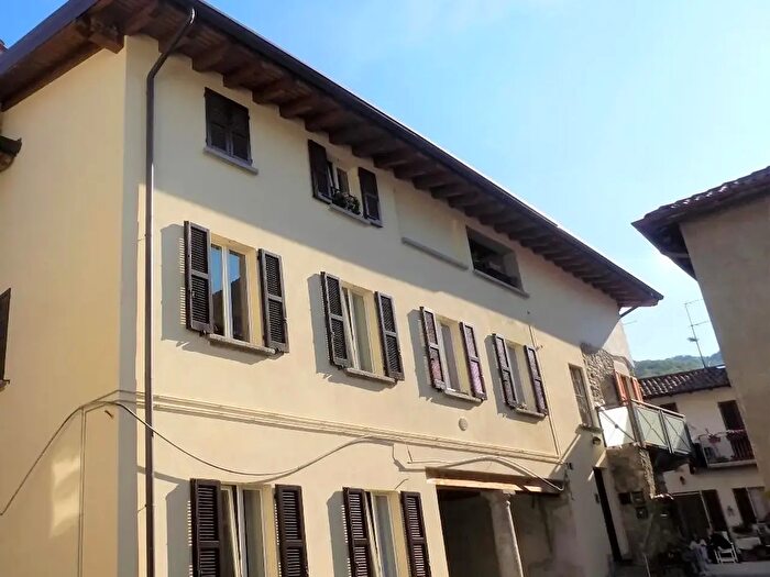 Appartamento bilocale in affitto in Via San Carlo, Valgreghentino