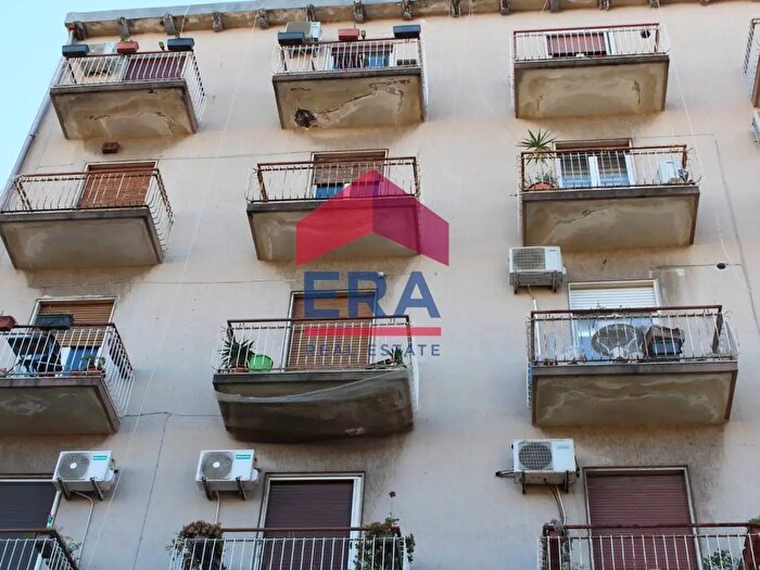 Appartamento trilocale in vendita in Via Passo di Aci, Catania