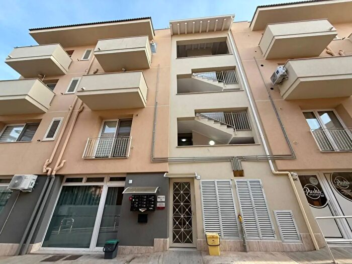 Appartamento trilocale in affitto in Via Giovanni Verga a, Terrasini