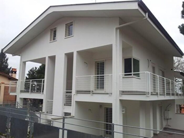 Appartamento quadrilocale in vendita in Rocca Di Papa