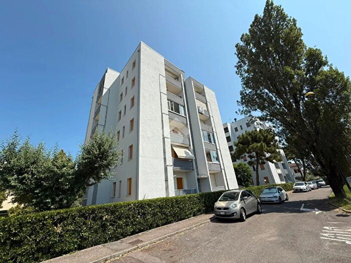 Appartamento trilocale in vendita in Viale Alessandro Manzoni, Ravenna