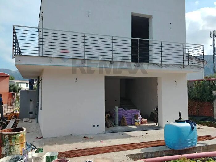 Appartamento quadrilocale in vendita in Via Magellano Snc, Carini