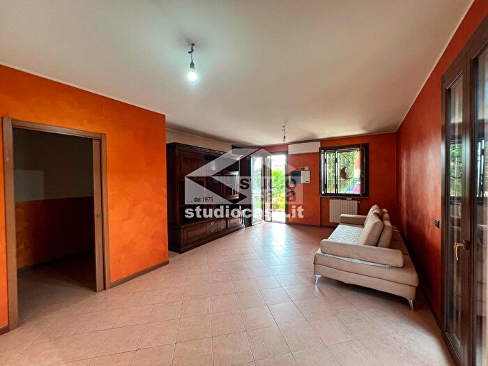 Casa con 5 locali in vendita in Via Leonida Bissolati, Chieve