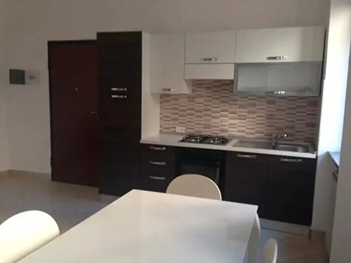 Appartamento bilocale in affitto in Gazzada Schianno