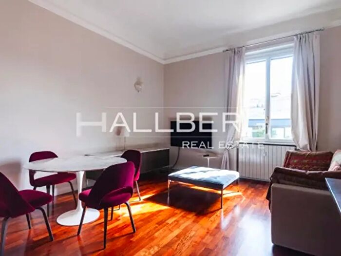 Appartamento trilocale in vendita in Via Gaspare Rosales, Milano