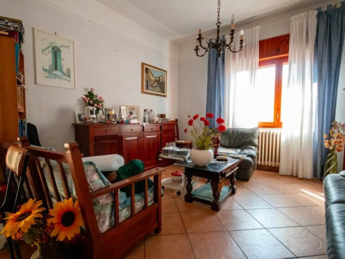 Appartamento con 6 locali in vendita in Cecina