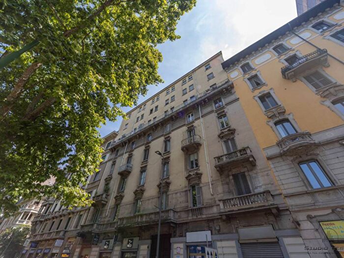 Appartamento trilocale in affitto in Viale Abruzzi, Città Studi, Milano