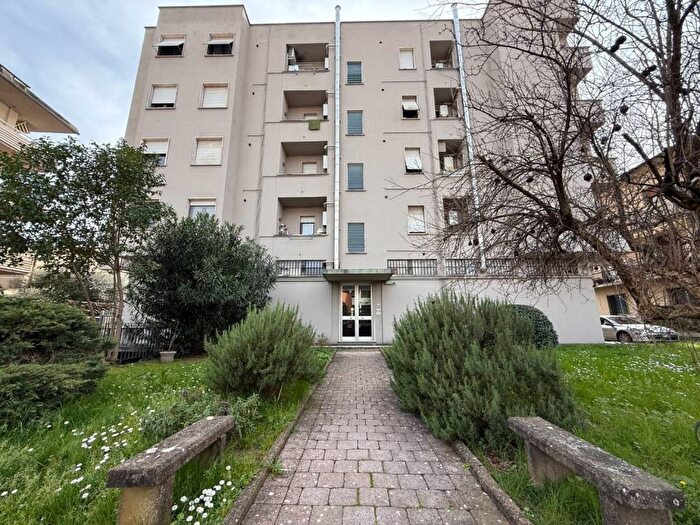Appartamento con 5 locali in affitto in Via Pistoiese, MontecatiniTerme