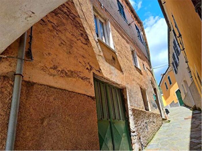 Appartamento con 6 locali in vendita in Via Gallizi, Arnasco