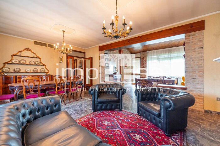 Casa con 6 locali in vendita in Via Treviso, Trebaseleghe