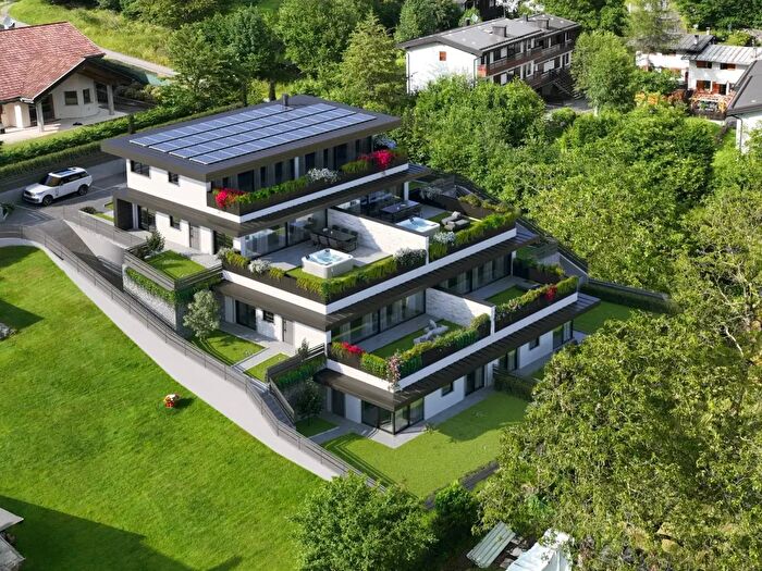 Appartamento trilocale in vendita in Via Carera, Spiazzo