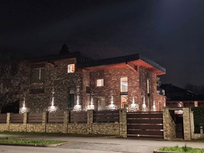 Casa con 6 locali in affitto in Via Amatore Sciesa, Villasanta