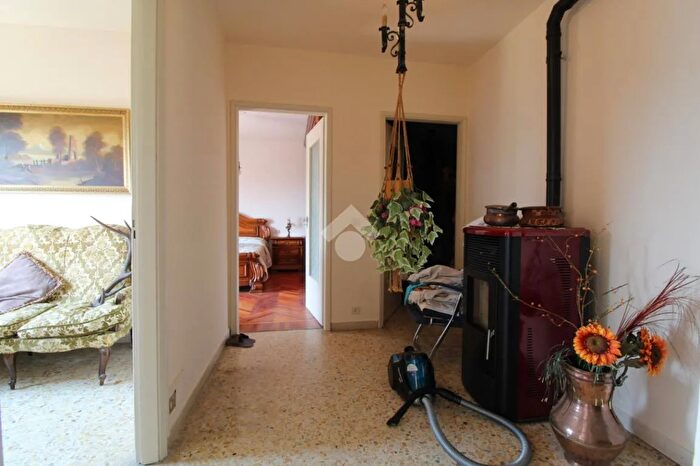 Appartamento quadrilocale in vendita in Via Collaretto, Prarostino