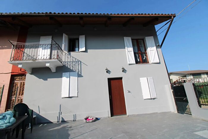 Appartamento con 5 locali in vendita in Tigliole