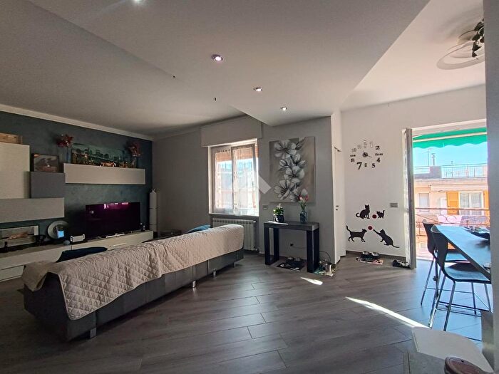 Appartamento con 5 locali in vendita in Via Sery, Genova