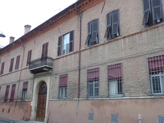 Appartamento trilocale in affitto in Via Montebello, Centro Storico, Ferrara