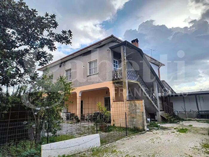 Appartamento quadrilocale in vendita in Strada Piscinara Destra, Latina