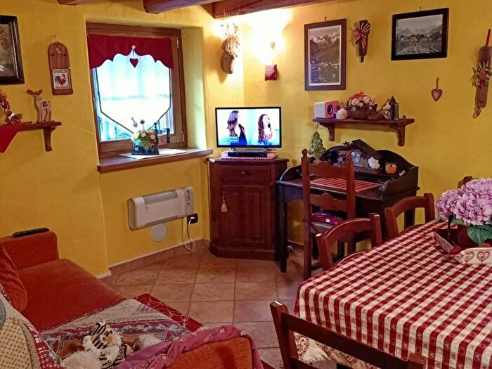 Appartamento bilocale in affitto in Rue Crammont, Prè Saint Didier, Prèsaintdidier