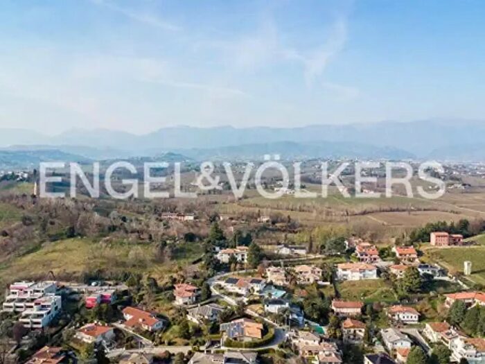 Casa con 6 locali in vendita in Via Maggio, Conegliano