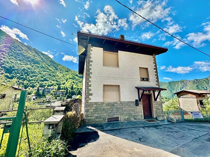 Casa con 13 locali in vendita in Via Tartavallino, Casargo