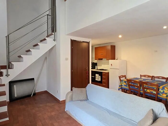 Casa bilocale in vendita in Via Belvedere, Basico