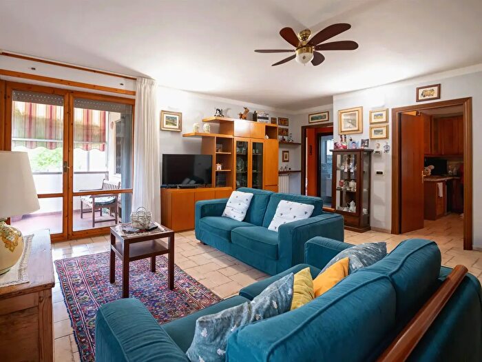 Appartamento con 5 locali in vendita in Via Friuli, Firenze