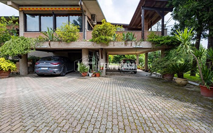 Casa con 5 locali in vendita in Via Nemo Sottili, Reggio Emilia