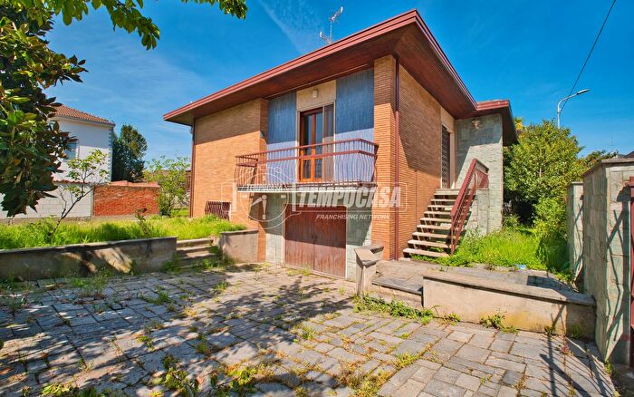 Casa trilocale in vendita in Trecate