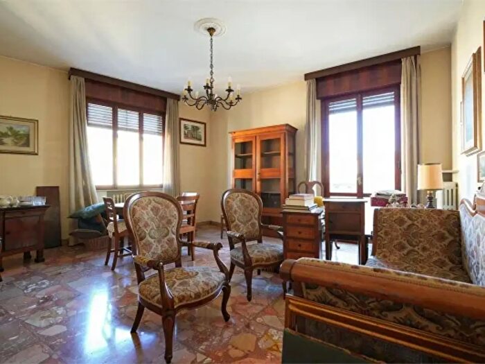 Appartamento quadrilocale in vendita in Via Pelusia, Modena