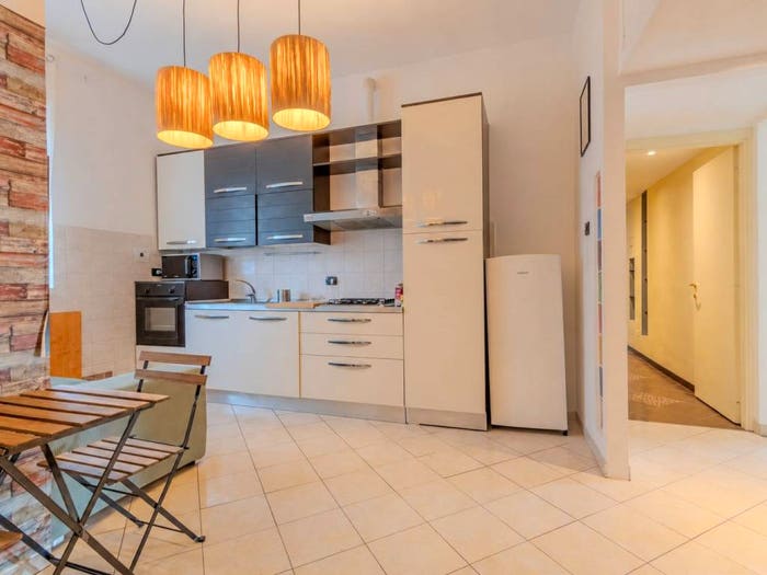 Appartamento quadrilocale in affitto in Via Sebastiano Veniero, Monte Rosa Lotto, Milano