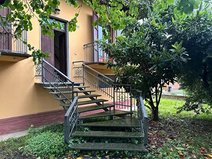Casa con 5 locali in vendita in Via Villa, Besenzone