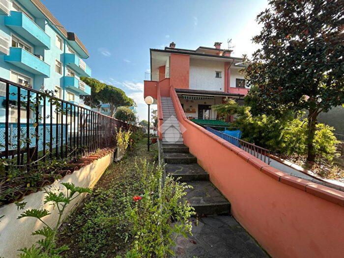 Appartamento quadrilocale in vendita in Viale Marziale, Ravenna