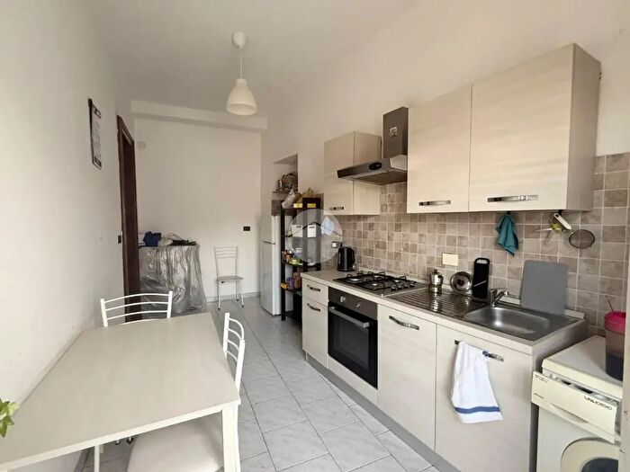 Appartamento trilocale in vendita in Via Borgomanero, Torino