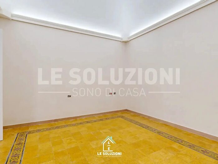 Appartamento con 5 locali in affitto in Via Dante Alighieri a, Putignano
