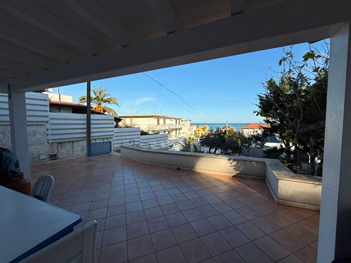 Casa con 6 locali in affitto in Via delle Zagare, Alcamo Marina, Alcamo