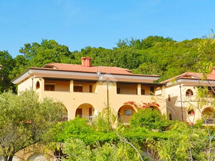 Appartamento quadrilocale in vendita in Via dello Sport, Pisciotta