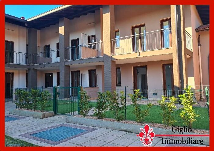 Casa trilocale in vendita in Via Carlo Rossini, Tradate