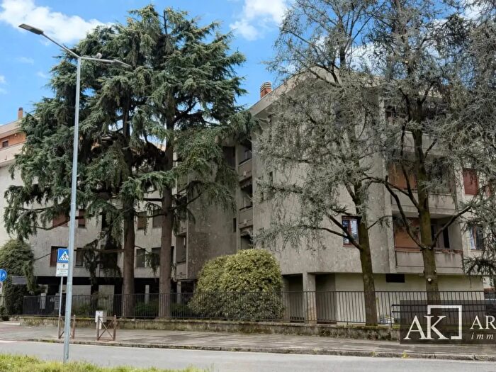 Appartamento trilocale in vendita in Via Galileo Galilei, Novara