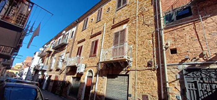Casa con 6 locali in vendita in Via Borgo, Santo Stefano Di Camastra