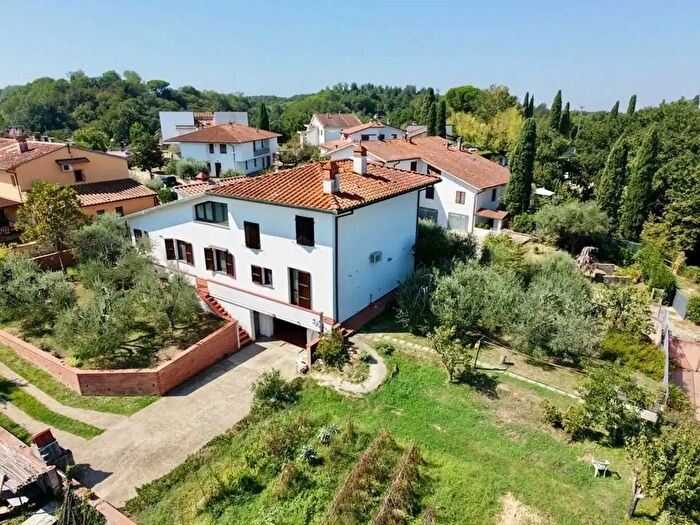 Casa con 10 locali in vendita in Colo della Pine, Pontedera