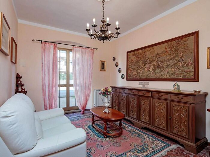 Casa con 5 locali in affitto in Via Pietro Moriconi, Marina di Pisa, Pisa