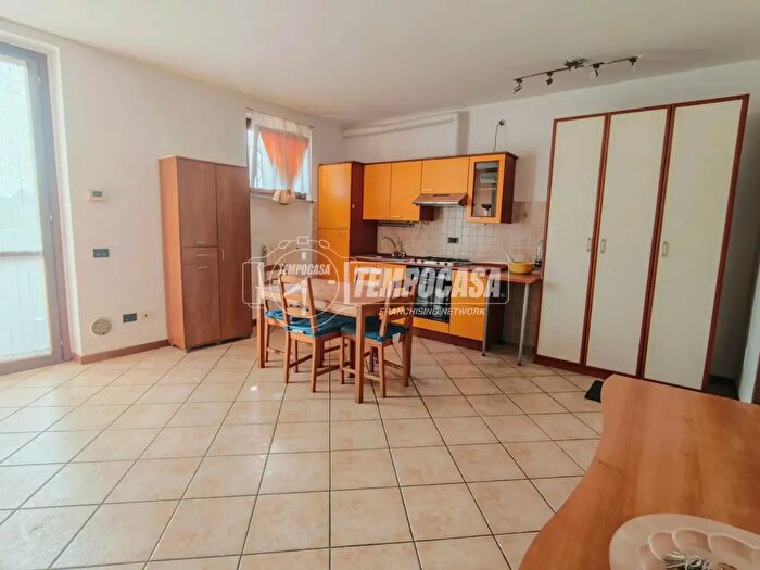 Appartamento monolocale in affitto in Caronno Pertusella
